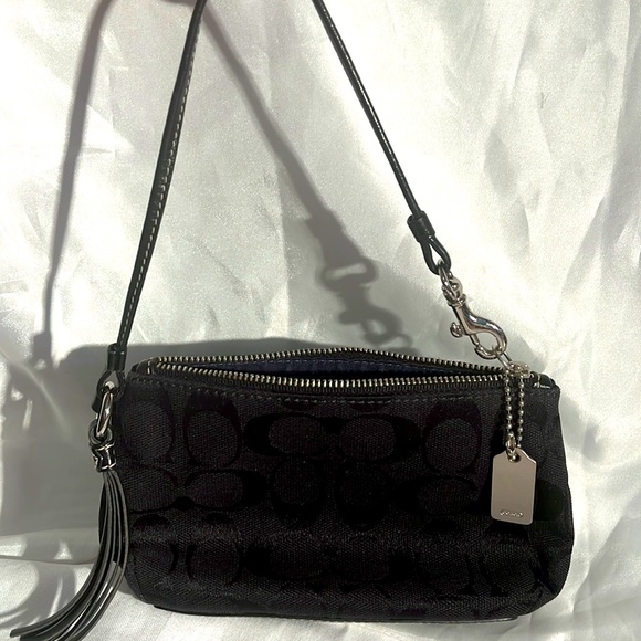 COACH Wristlet - Picture 1 of 3